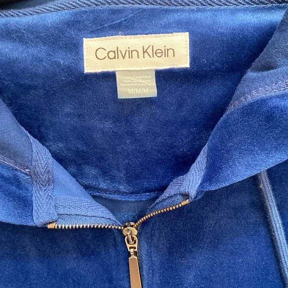 NWT Calvin Klein stylish, Velour Hooded Jumpsuit! - Picture 5 of 8